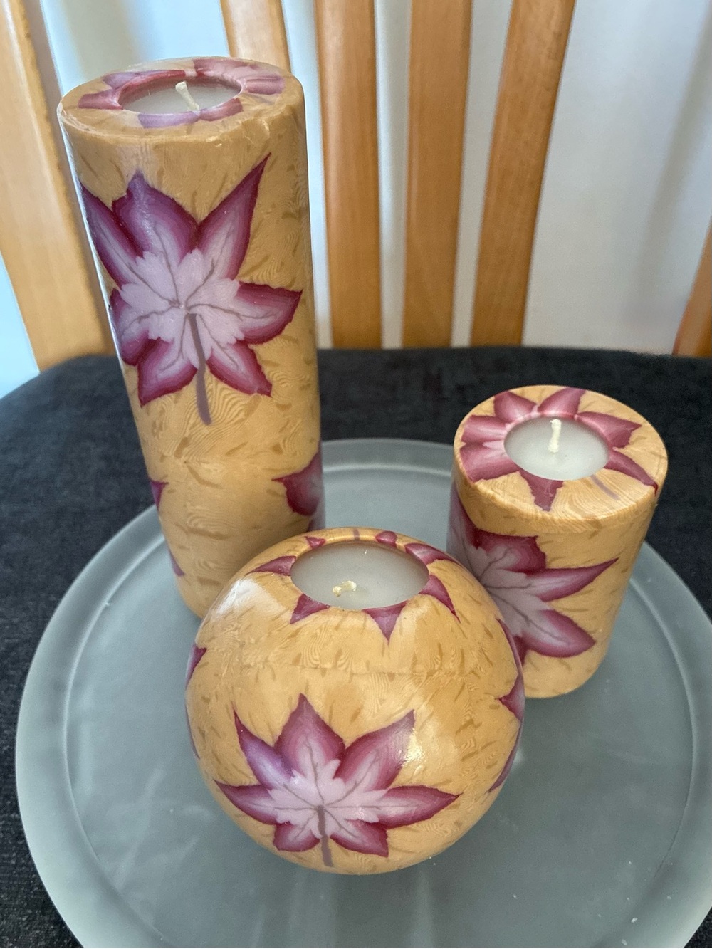 NIB 3 Candles + White Frosted Candle Dish, Leaf Motif in Burgundy, Mustard